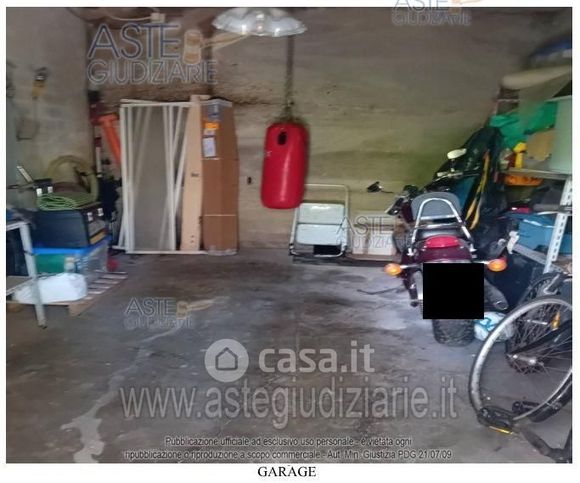 Garage/posto auto in residenziale in Via Alfieri 11