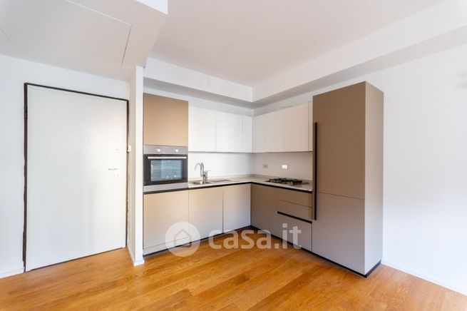 Appartamento in residenziale in Via Cesare Correnti