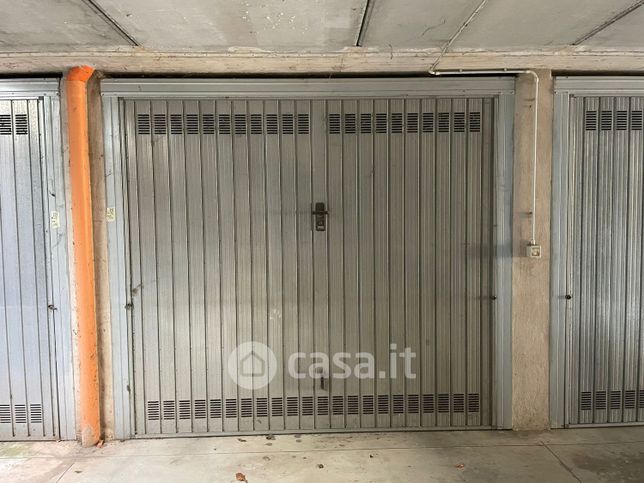 Garage/posto auto in residenziale in Via San Zeno