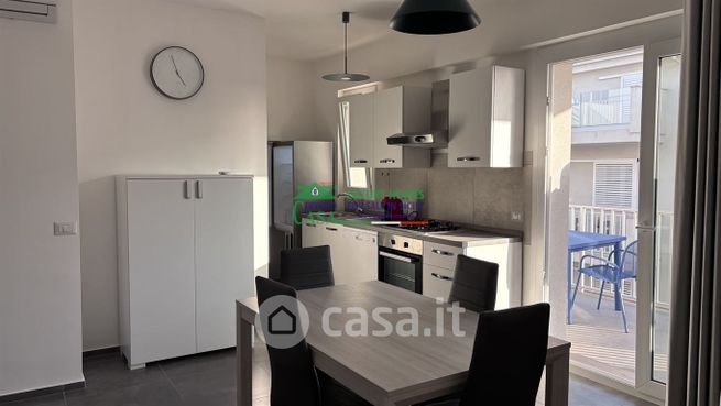 Appartamento in residenziale in Piazza V. Rabito