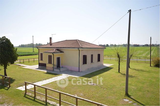 Casa indipendente in residenziale in Piazza Natività 49