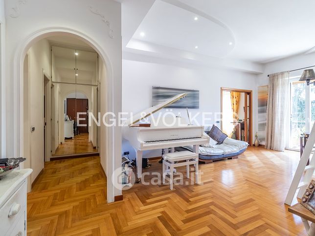 Appartamento in residenziale in Via Domenico Comparetti