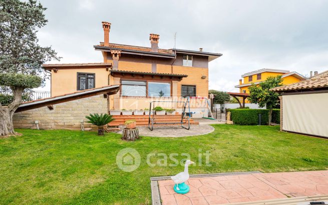 Casa bi/trifamiliare in residenziale in Via Boscotrecase 10