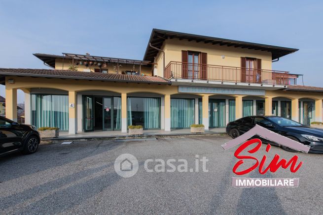 Negozio/locale commerciale in commerciale in Via Vecchia Circonvallazione
