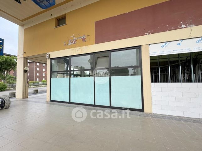 Ufficio in commerciale in Via Enrico Mattei