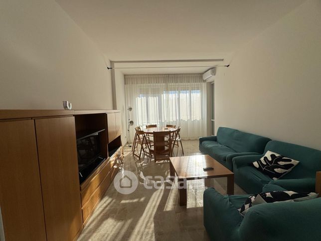 Appartamento in residenziale in Via de Amicis 29