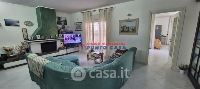 Casa indipendente in residenziale in Via Dante Alighieri