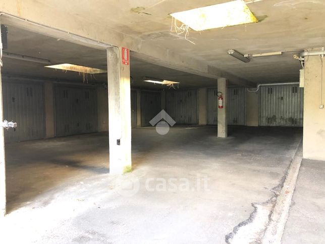 Garage/posto auto in residenziale in Via della Chiesa 8