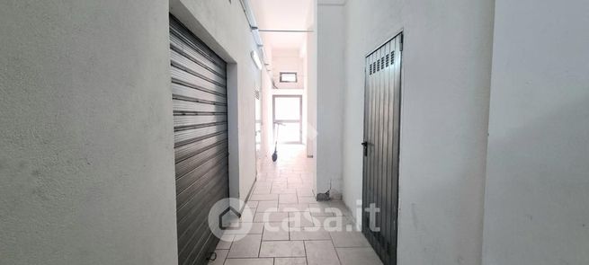 Garage/posto auto in residenziale in Viale Crotone 160