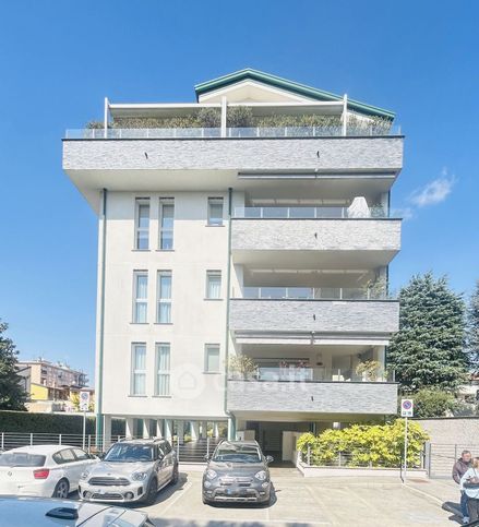 Attico/mansarda in residenziale in Via Monte Grappa 3