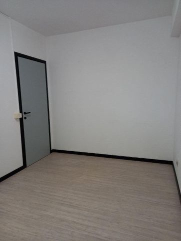 Ufficio in commerciale in Via Fratelli Cervi 1