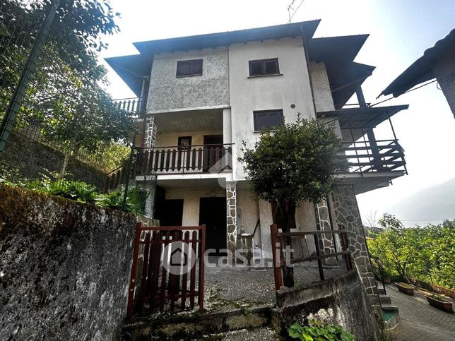 Casa bi/trifamiliare in residenziale in Via CÃ  di Rocc 80