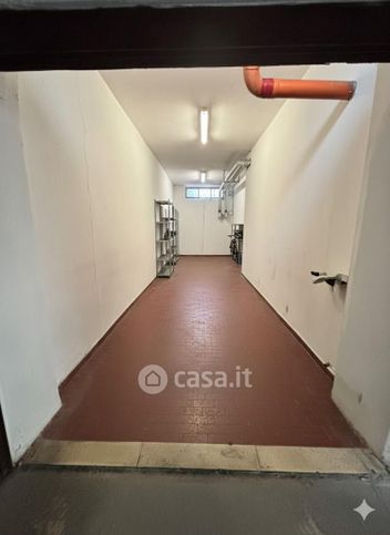 Box/posto auto in residenziale in Via Timavo 114