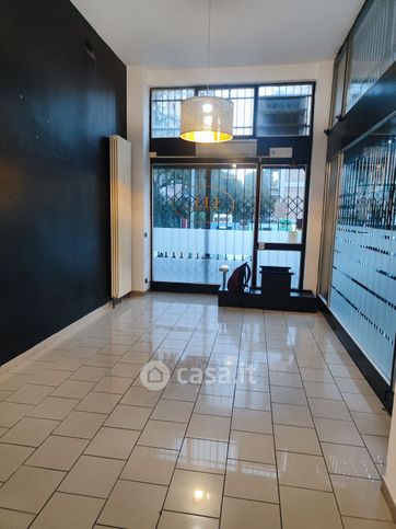 Ufficio in commerciale in Via Montefiorino 10