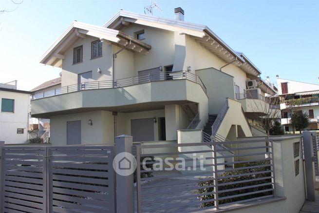 Appartamento in residenziale in Viale Cristoforo Colombo 92