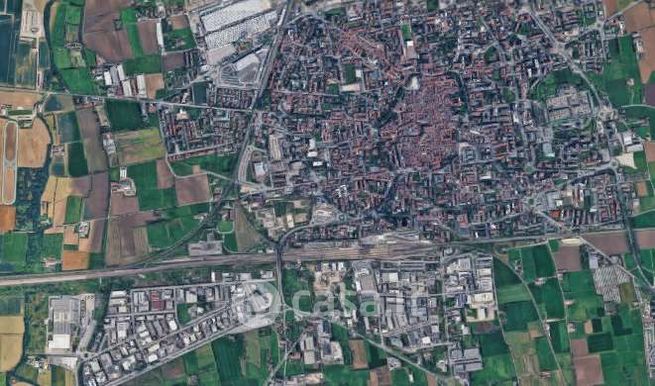 Terreno agricolo in commerciale in Piazza Luciano Manara