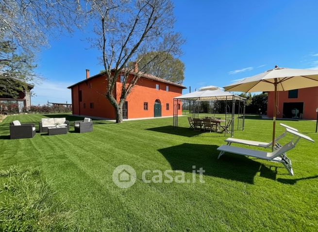Casa bi/trifamiliare in residenziale in Via Lame