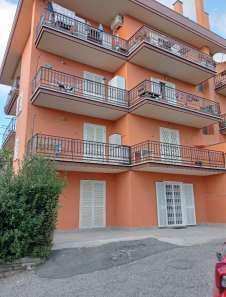 Appartamento in residenziale in Via Luigi Fortunati 37