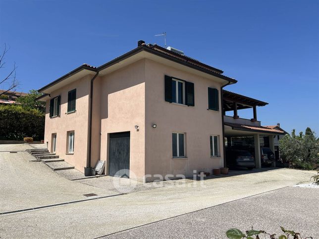 Villa in residenziale in Montepennino 54
