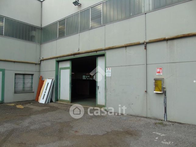 Capannone in commerciale in Strada Provinciale 1 1