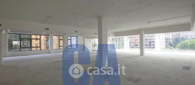 Ufficio in commerciale in Via Luisa Battistotti Sassi