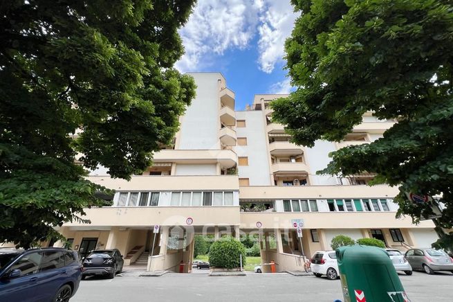 Box/posto auto in residenziale in Viale Alcide de Gasperi 107