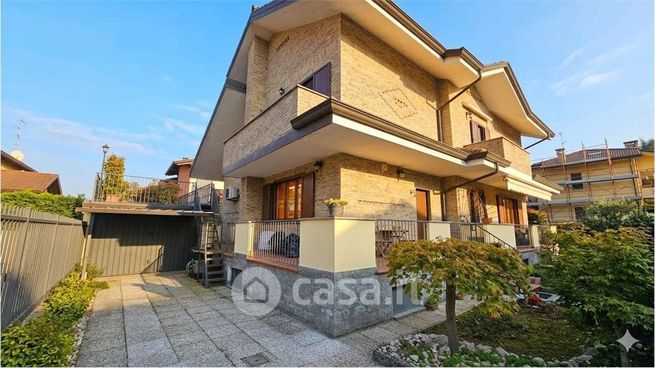 Casa bi/trifamiliare in residenziale in Via Nazionale dei Giovi 90