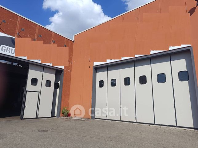 Capannone in commerciale in Corso Canonico Giuseppe Allamano