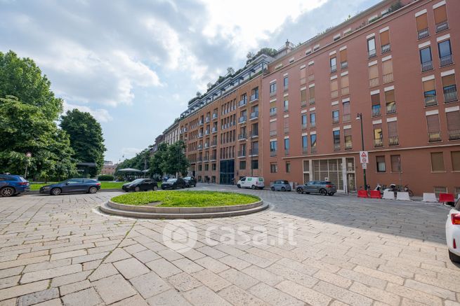 Ufficio in commerciale in Piazza Sant'Ambrogio