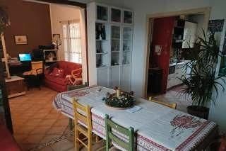 Villetta a schiera in residenziale in Via Buecchio 56