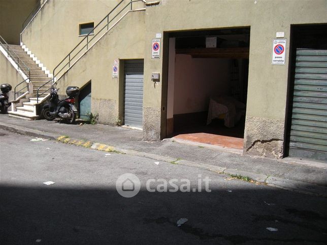 Box/posto auto in residenziale in Via La Spezia 12