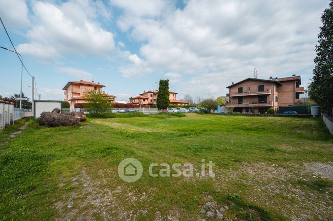 Terreno edificabile in residenziale in Via Fontanina