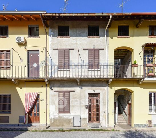 Garage/posto auto in residenziale in Via Novara