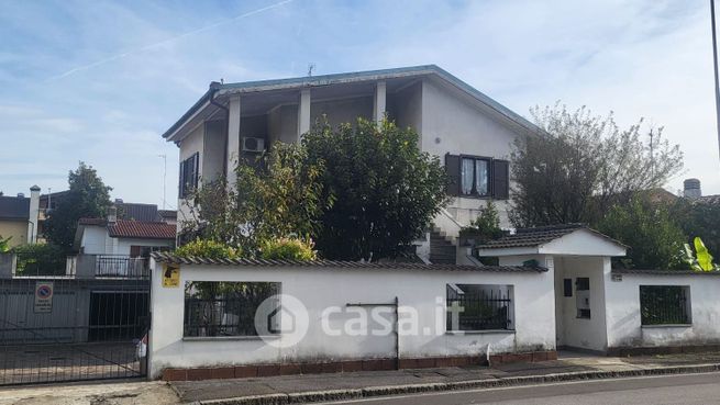 Villa in residenziale in Via Gaetano Salvemini