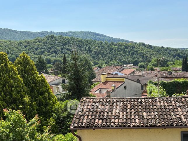 Casa indipendente in residenziale in Via Giovita Scalvini