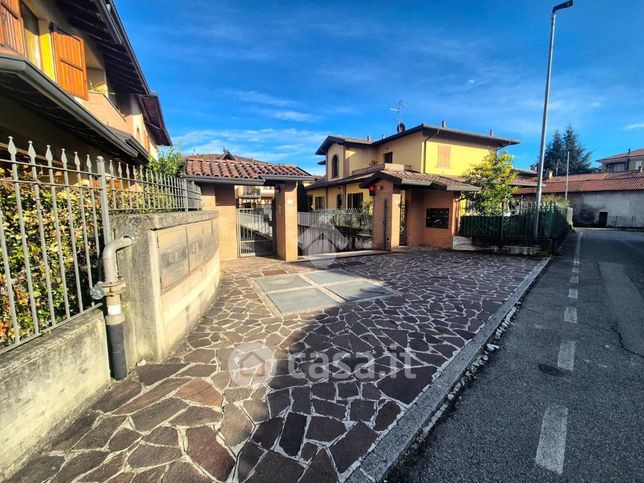 Box/posto auto in residenziale in Via Luigi Ripamonti 28