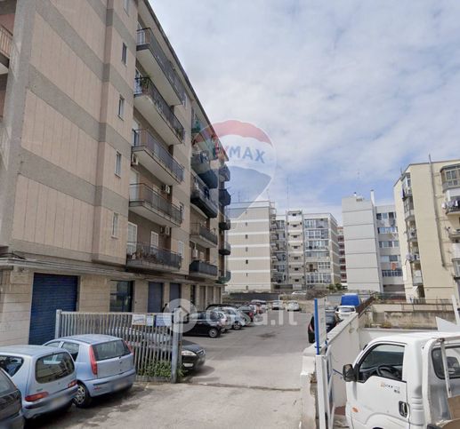 Box/posto auto in residenziale in Via Giuseppe Zanardelli 22