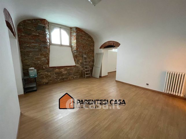 Ufficio in commerciale in 