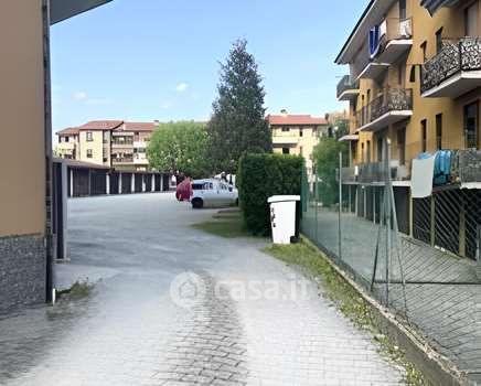 Box/posto auto in residenziale in Piazza G. Garibaldi 5