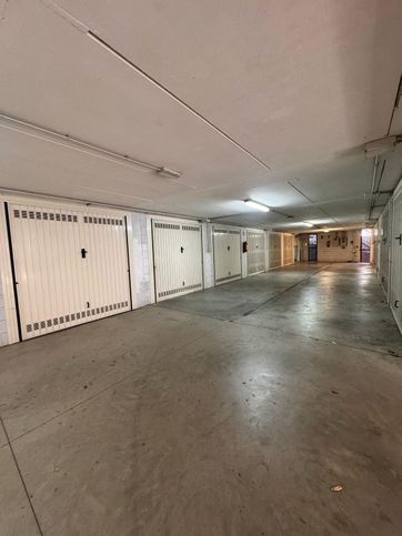 Box/posto auto in residenziale in Via Mansueto 104A