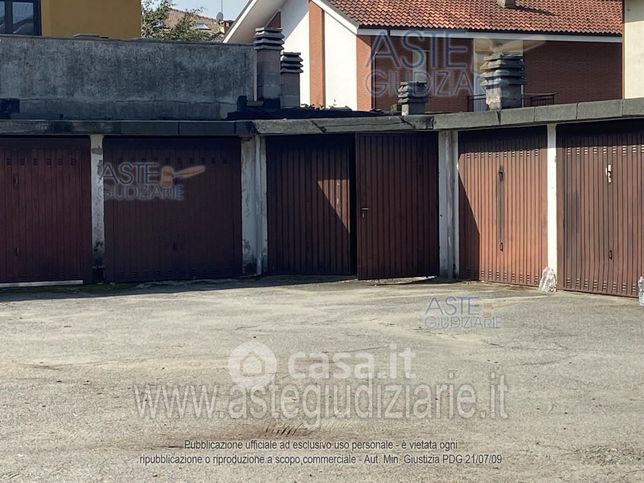 Garage/posto auto in residenziale in Corso Santo Ignazio da Santhiá 83