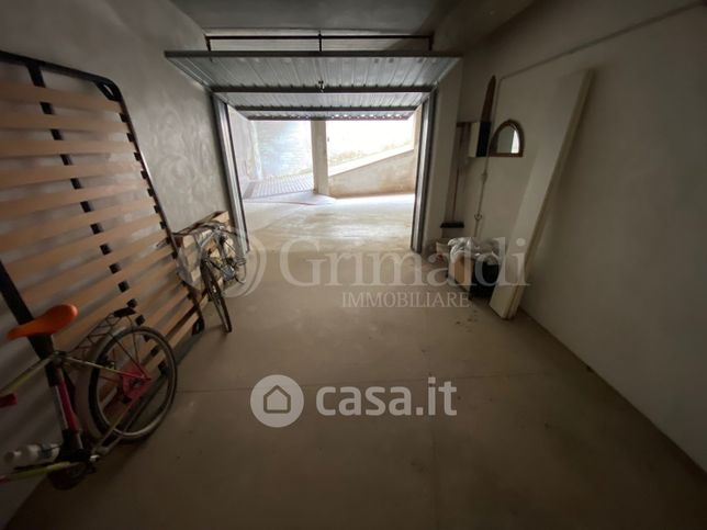 Garage/posto auto in residenziale in Via Romana