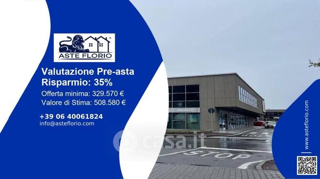 Ufficio in commerciale in Via Statale 87