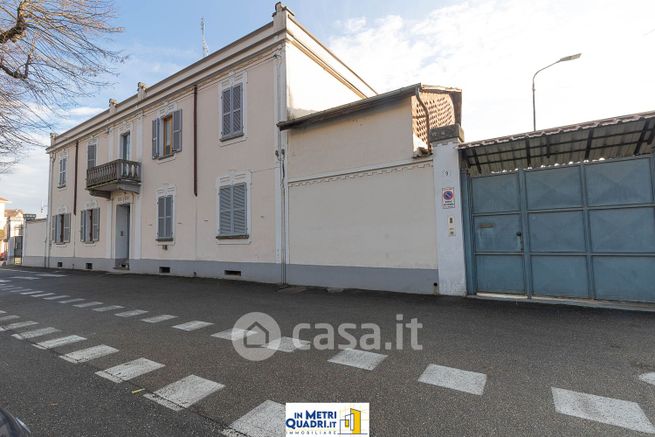 Appartamento in residenziale in Piazza Luigi Rey 9