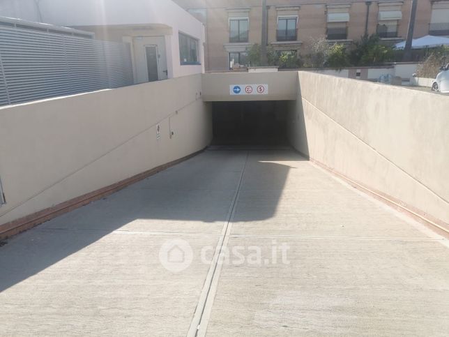 Box/posto auto in residenziale in Corso Italia 15