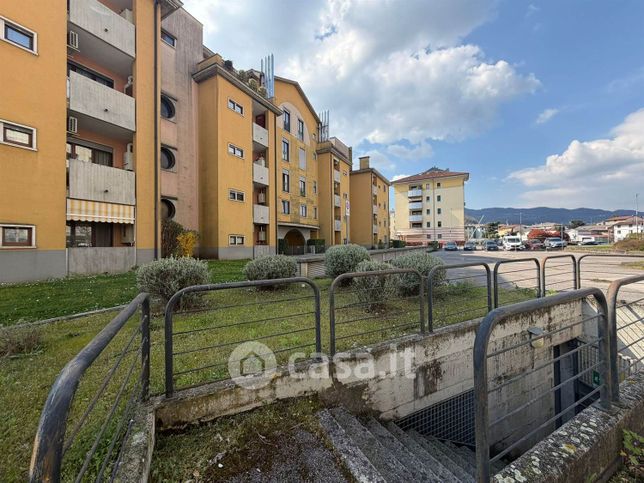 Box/posto auto in residenziale in Via Pellizzari Antonio 50