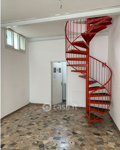 Ufficio in commerciale in Via Giosuè Carducci