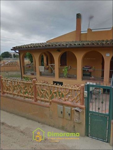 Casa bi/trifamiliare in residenziale in Viale Costa Marina 3