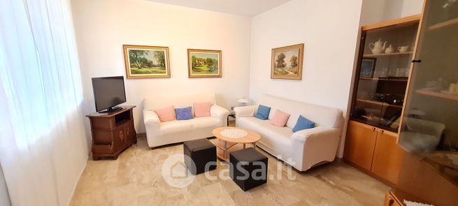Appartamento in residenziale in Via foscolo 13