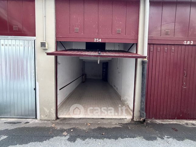 Box/posto auto in residenziale in Via G. Mazzini 32